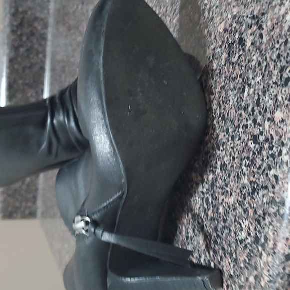 Aldo Sleek Black Leather Ankle Booties - Picture 5 of 5